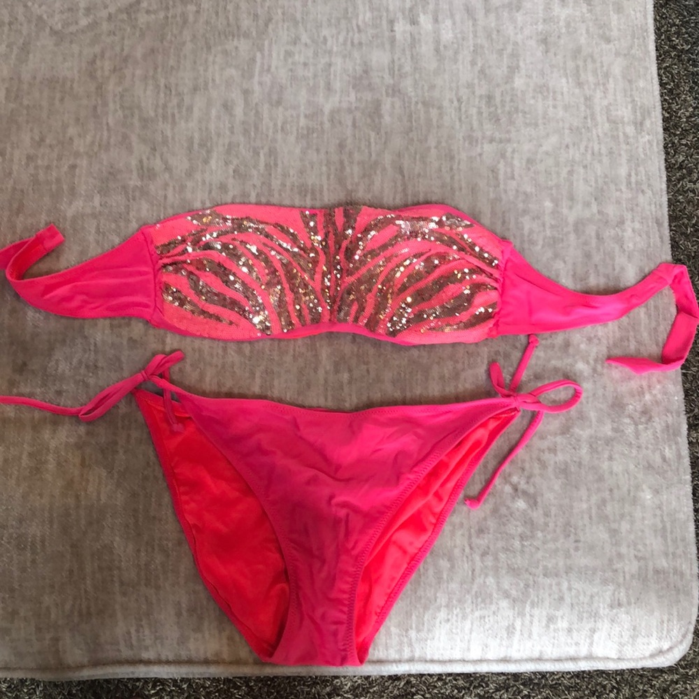 Swim suit